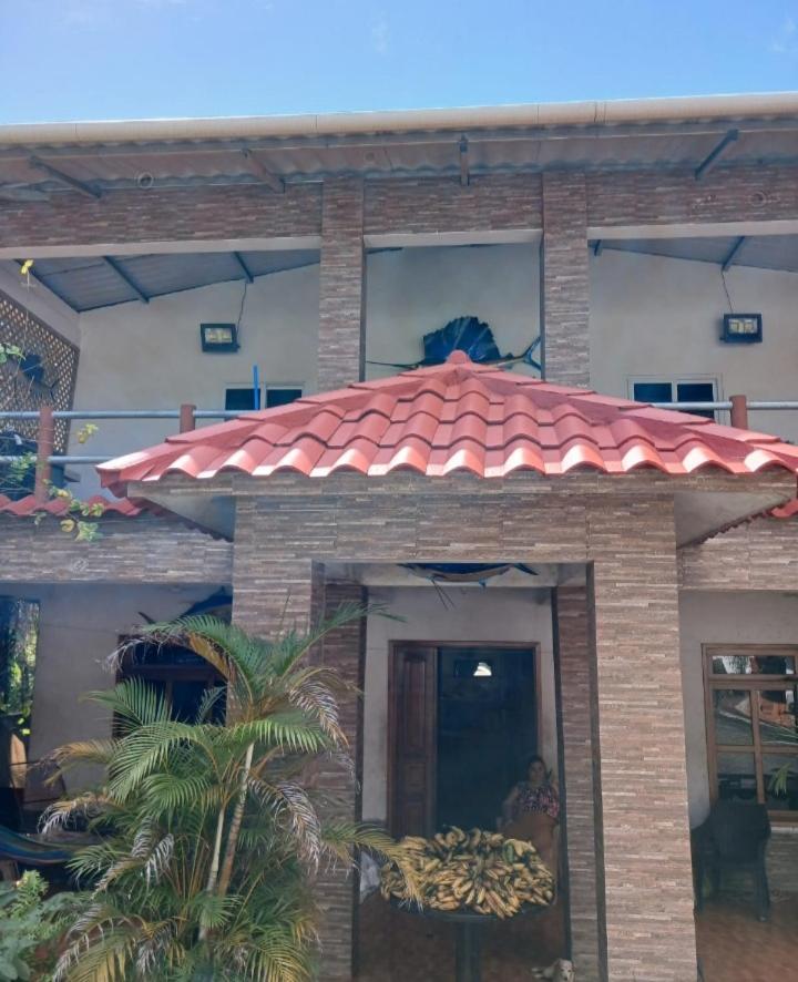Hotel El Pez Dorado Rio Dulce Town Exterior foto